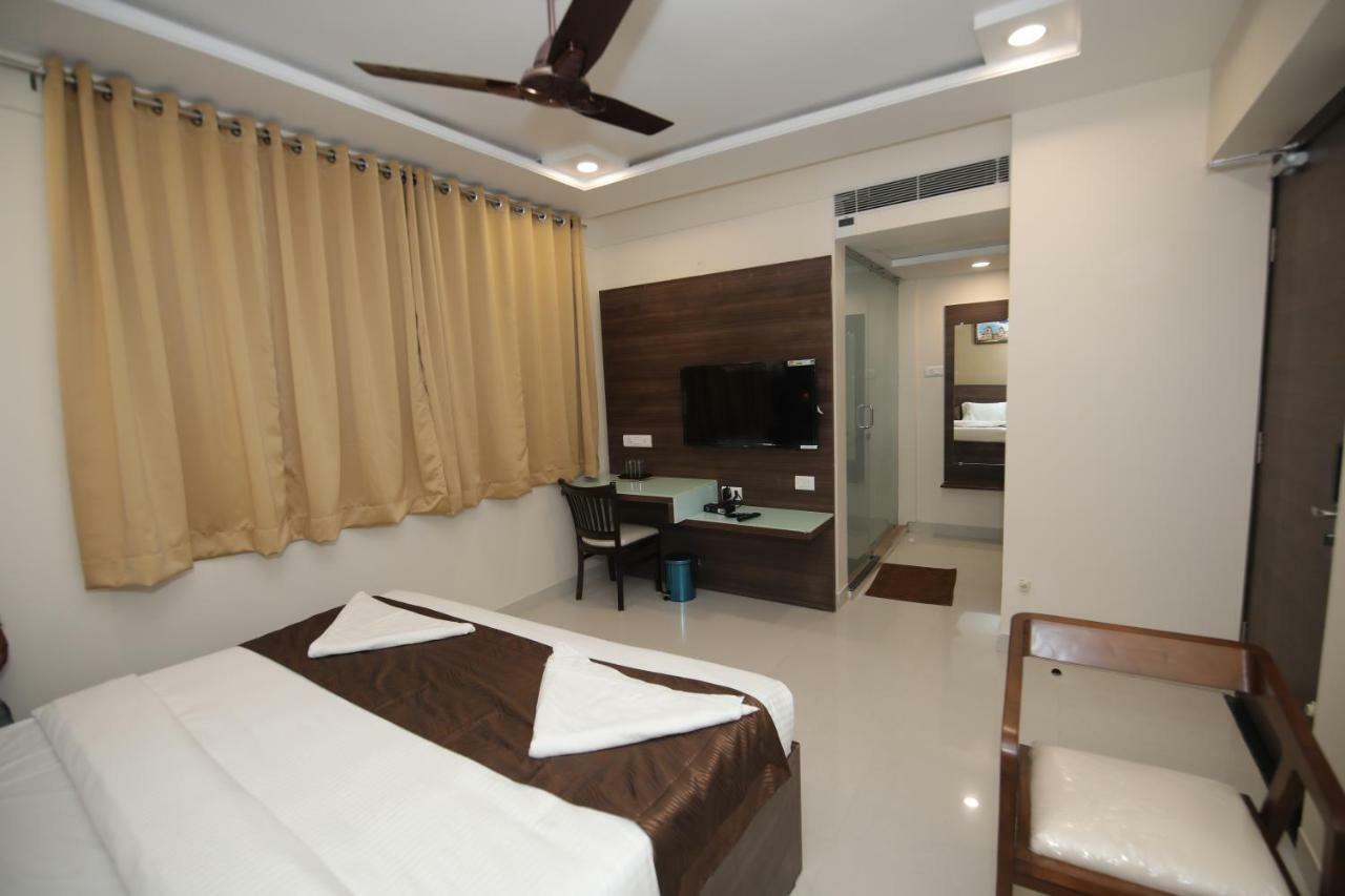 Hotel Shringar Palace Hubballi-Dharwar Zewnętrze zdjęcie